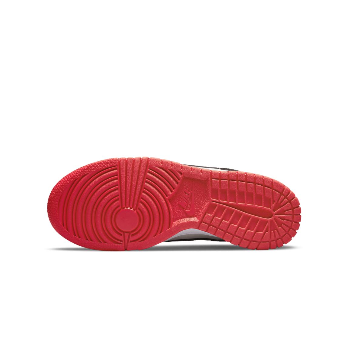 Nike Dunk "Chile Red"